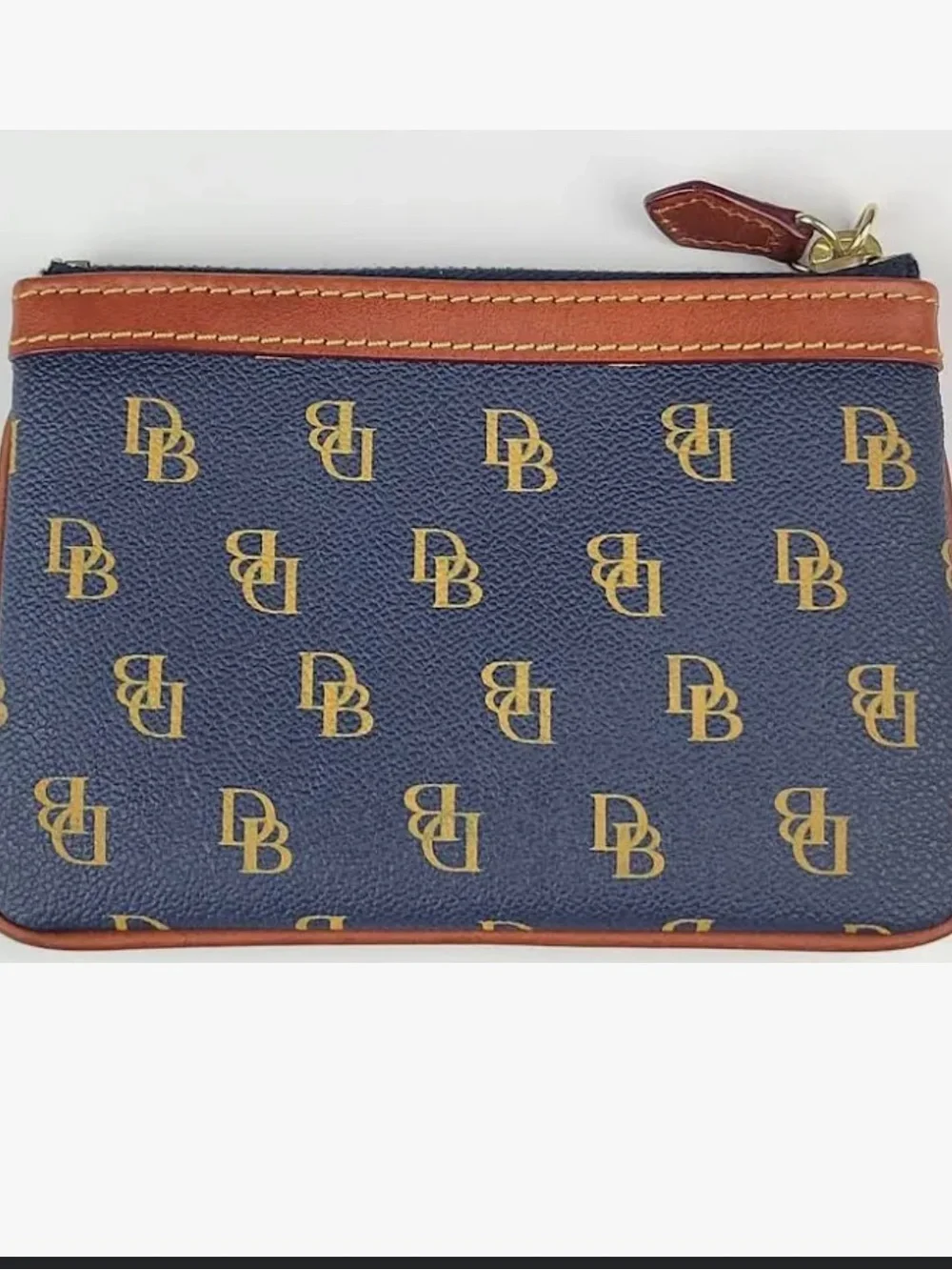 “Like New” Dooney & BOURKE Navy Blue “Gretta” Medium Wristlet With DB LOGO